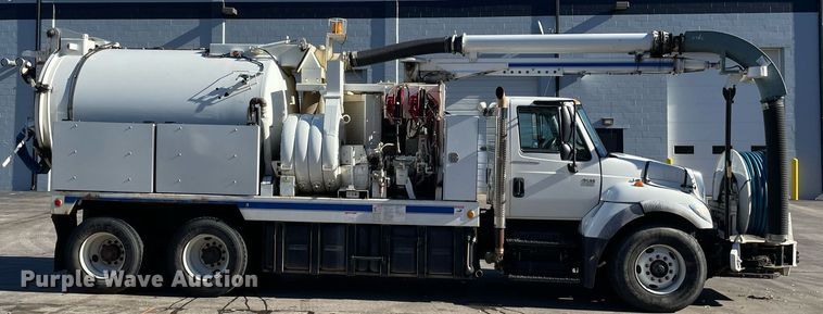 image for item LV9971 2006 International 7500  sewer jetter truck