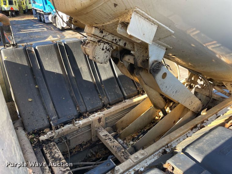 image for item LV9971 2006 International 7500  sewer jetter truck