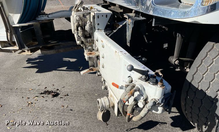 image for item LV9971 2006 International 7500  sewer jetter truck