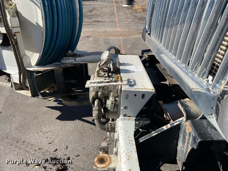 image for item LV9971 2006 International 7500  sewer jetter truck
