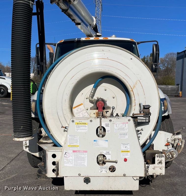 image for item LV9971 2006 International 7500  sewer jetter truck