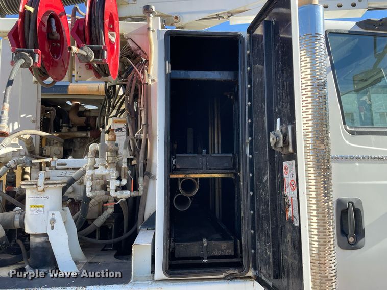 image for item LV9971 2006 International 7500  sewer jetter truck