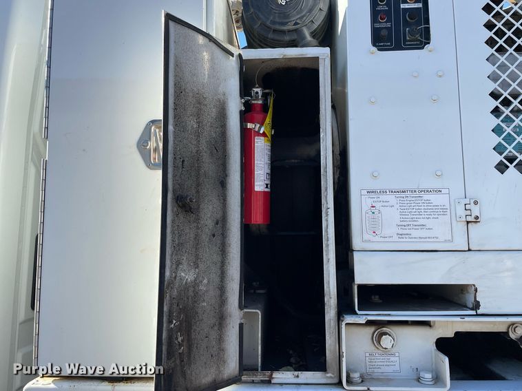 image for item LV9971 2006 International 7500  sewer jetter truck