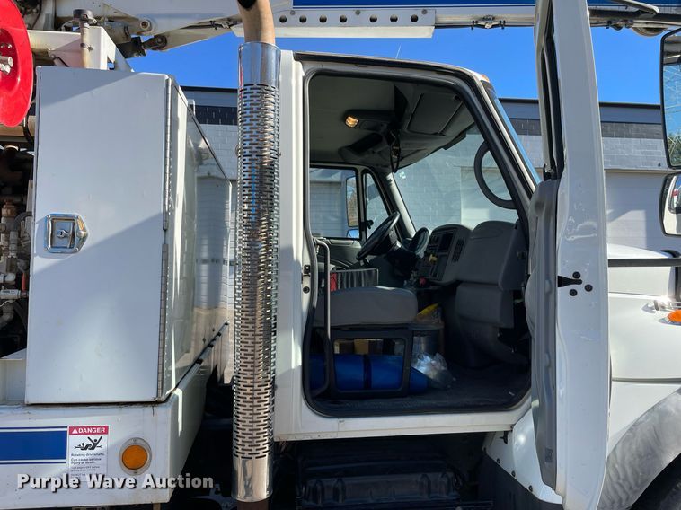 image for item LV9971 2006 International 7500  sewer jetter truck