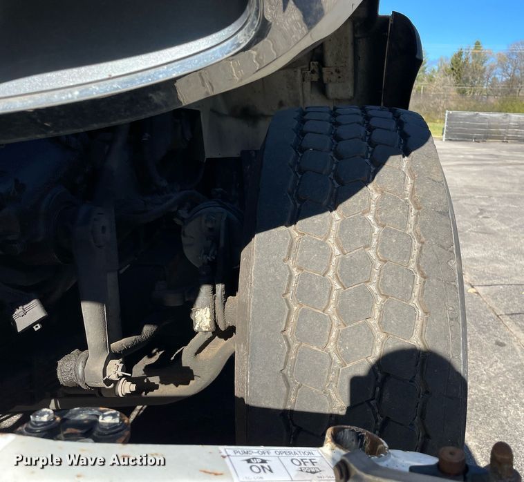 image for item LV9971 2006 International 7500  sewer jetter truck