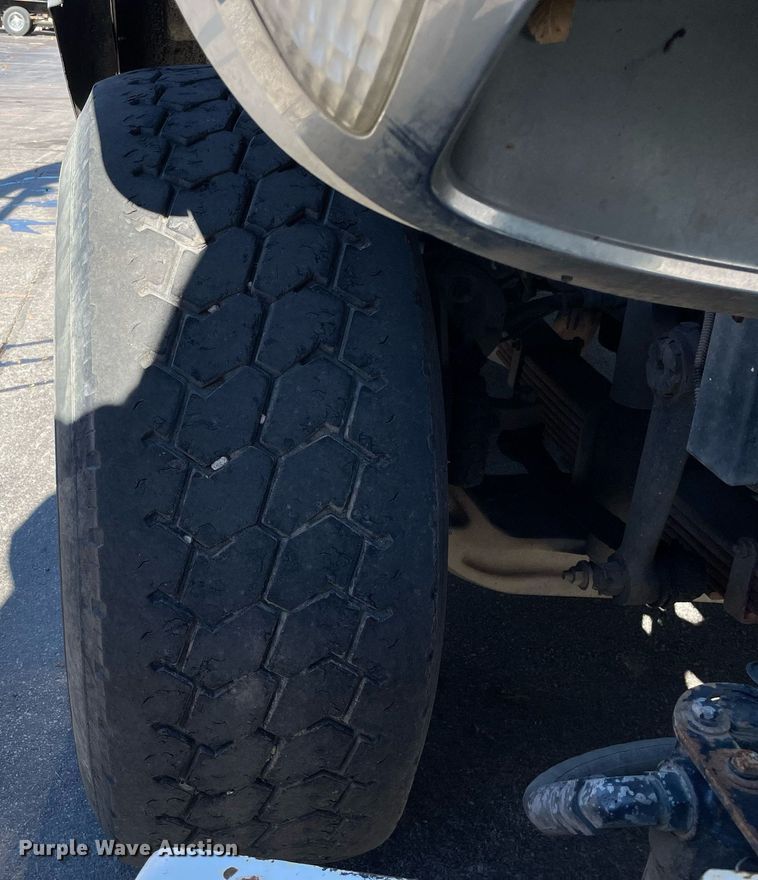 image for item LV9971 2006 International 7500  sewer jetter truck