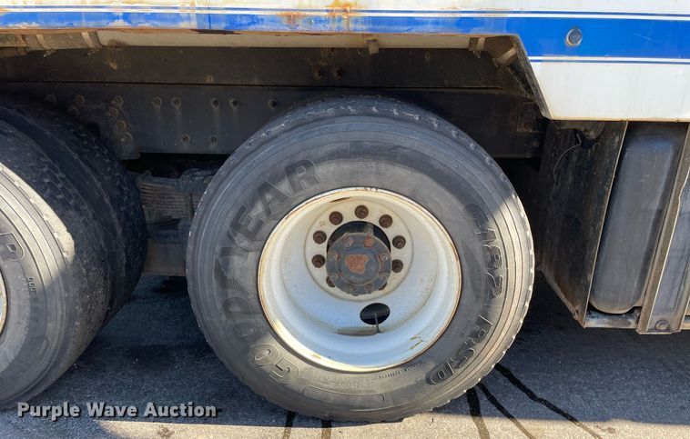 image for item LV9971 2006 International 7500  sewer jetter truck