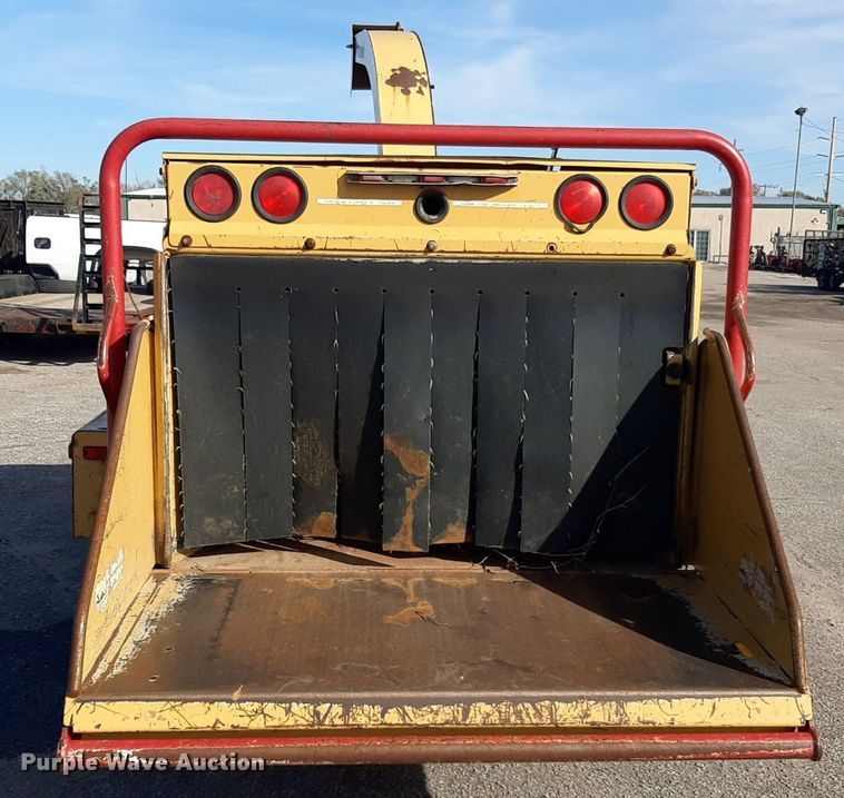 image for item LX9802 2005 Vermeer BC1400  wood chipper