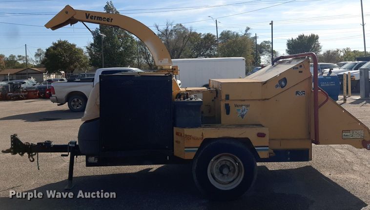 image for item LX9802 2005 Vermeer BC1400  wood chipper