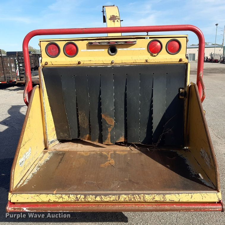 image for item LX9802 2005 Vermeer BC1400  wood chipper