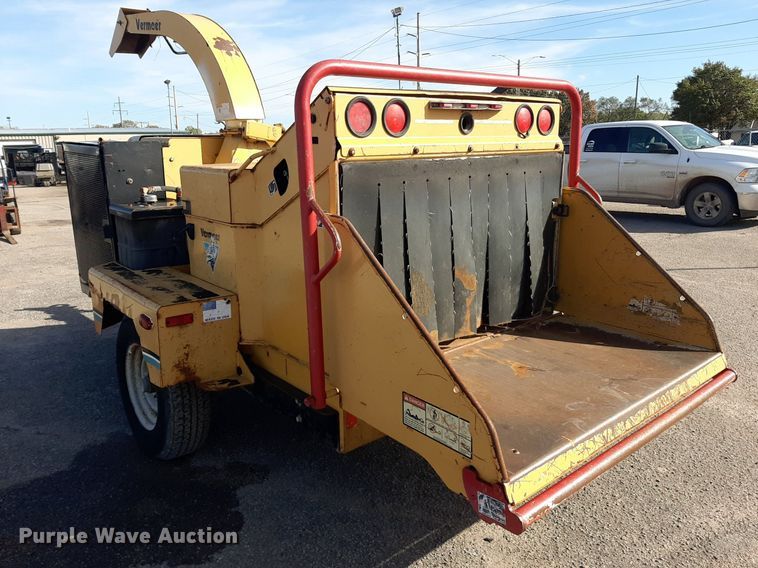 image for item LX9802 2005 Vermeer BC1400  wood chipper