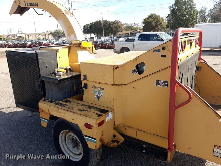 image for item LX9802 2005 Vermeer BC1400  wood chipper