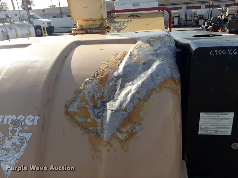 image for item LX9802 2005 Vermeer BC1400  wood chipper