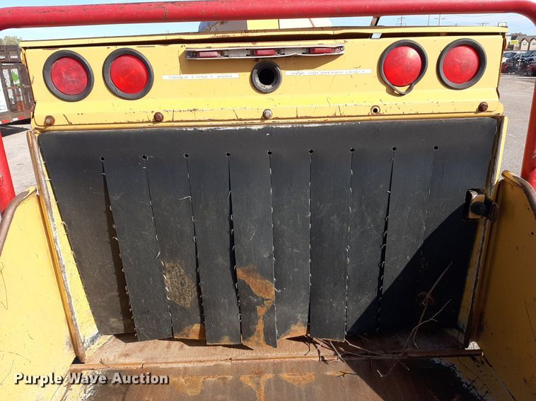 image for item LX9802 2005 Vermeer BC1400  wood chipper