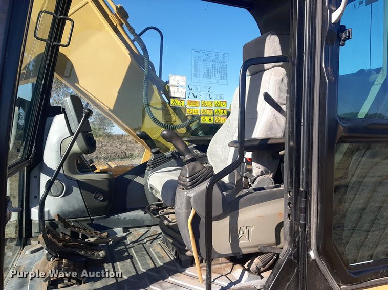 image for item LX9812 2011 Caterpillar 319D LN  excavator