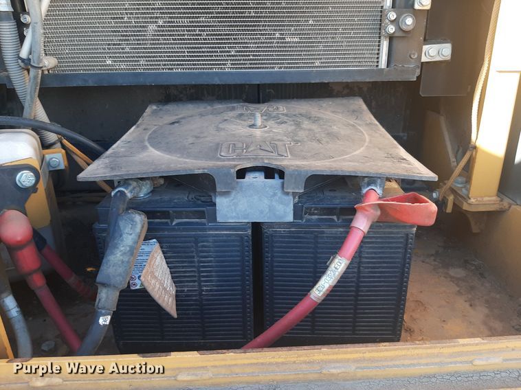 image for item LX9812 2011 Caterpillar 319D LN  excavator