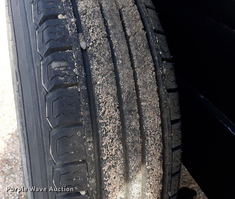 image for item LX9813 2003 Parker  dump trailer