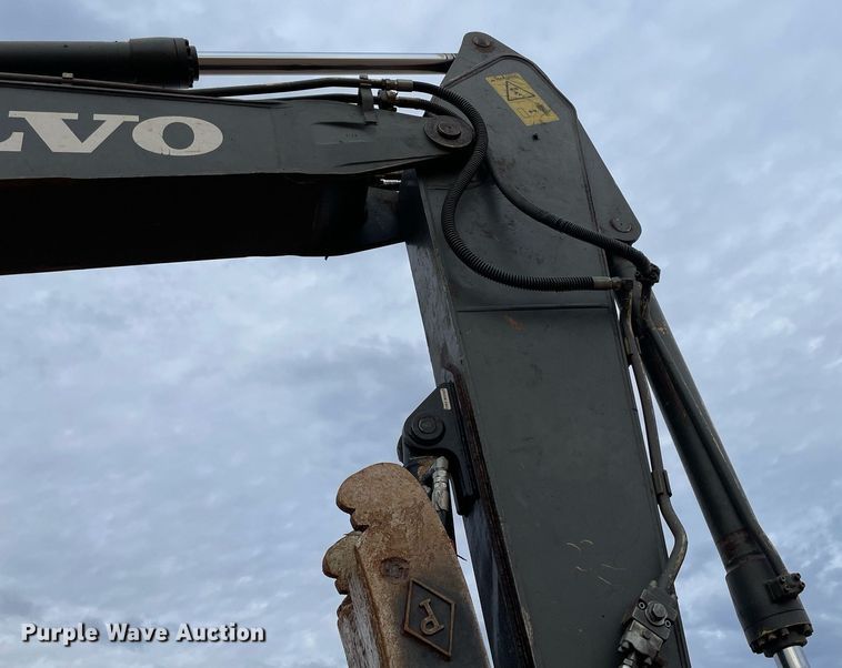 image for item LY9485 2012 Volvo EX220DL  excavator