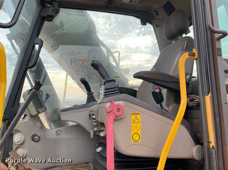 image for item LY9485 2012 Volvo EX220DL  excavator