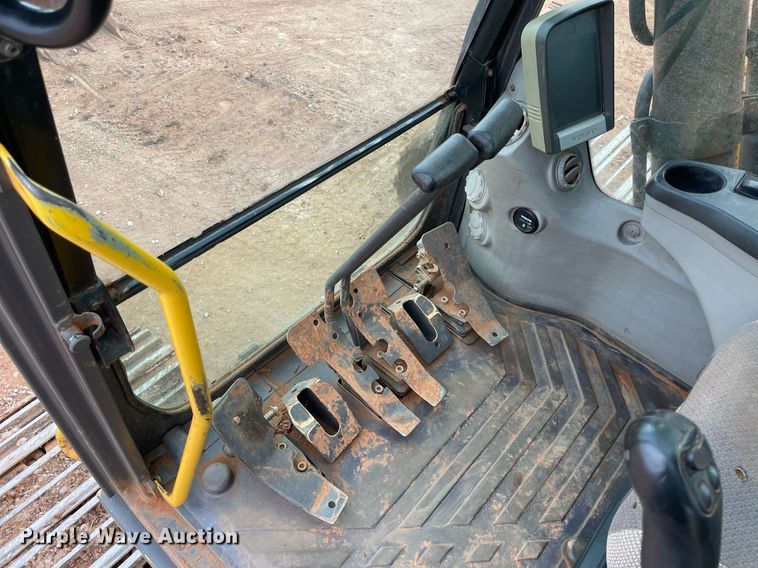 image for item LY9485 2012 Volvo EX220DL  excavator