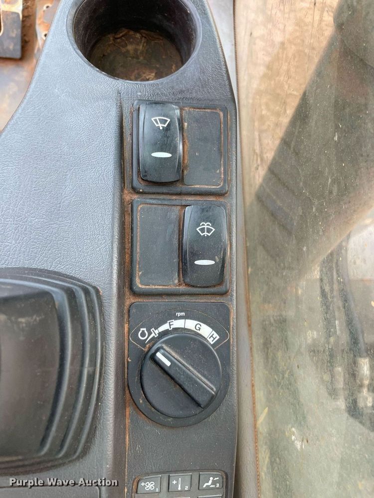 image for item LY9485 2012 Volvo EX220DL  excavator