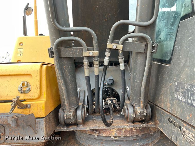 image for item LY9485 2012 Volvo EX220DL  excavator