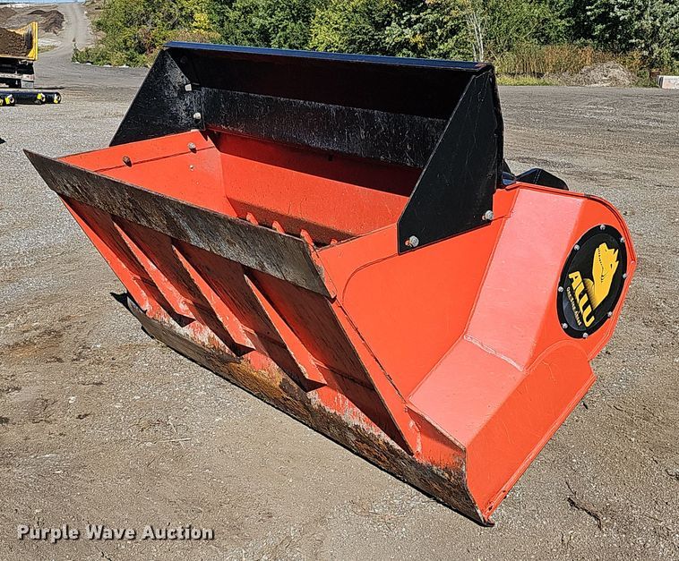 image for item MH9425 2015 Allu DN2-17  screening bucket