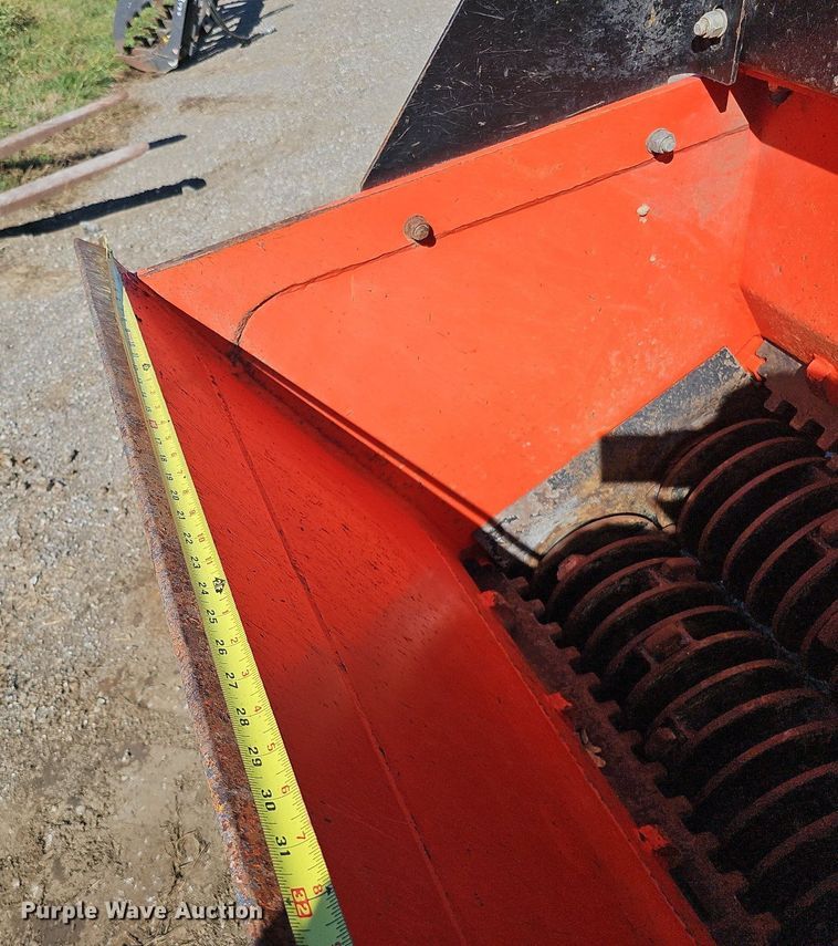 image for item MH9425 2015 Allu DN2-17  screening bucket