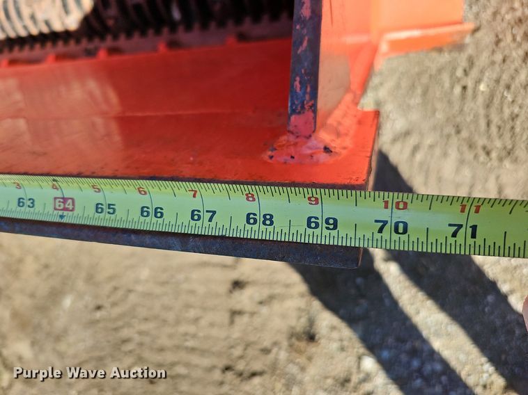 image for item MH9425 2015 Allu DN2-17  screening bucket