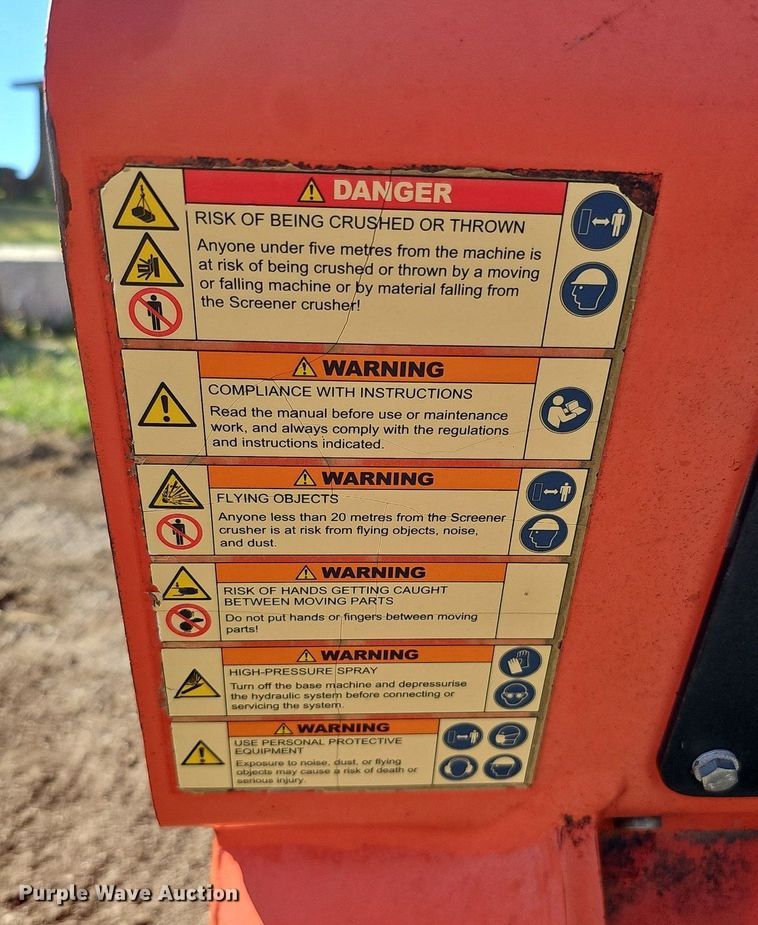 image for item MH9425 2015 Allu DN2-17  screening bucket