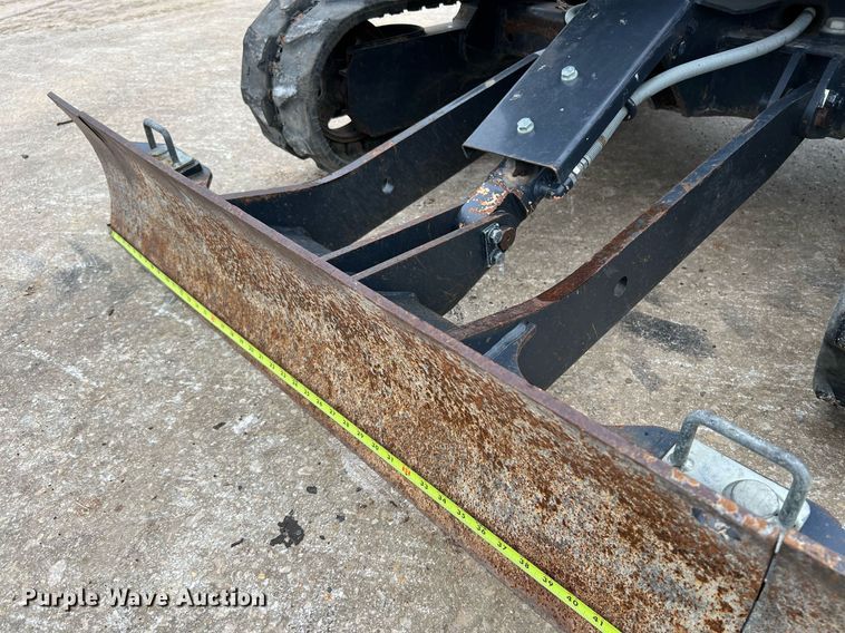 image for item MH9927 2019 John Deere 17G  mini excavator