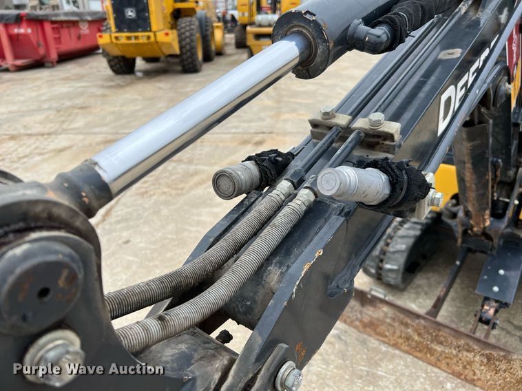 image for item MH9927 2019 John Deere 17G  mini excavator