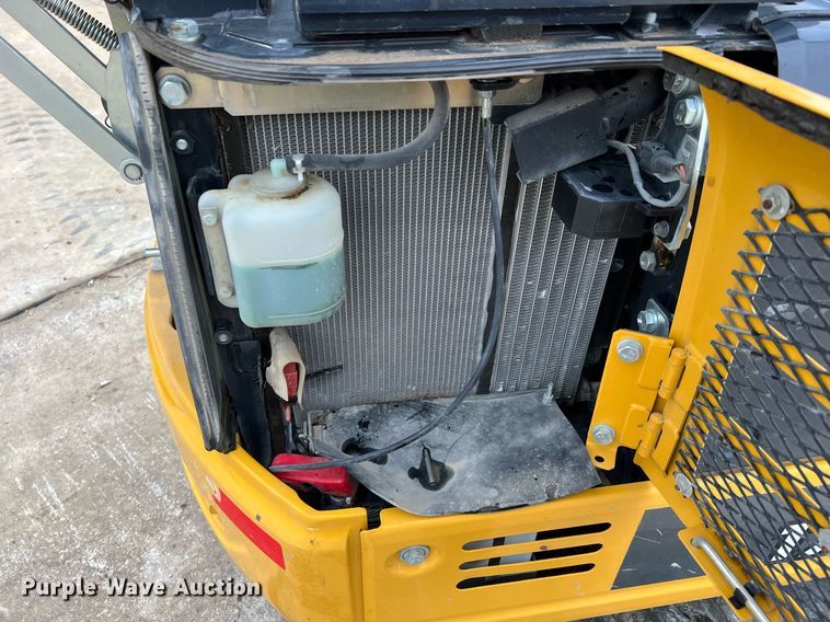 image for item MH9927 2019 John Deere 17G  mini excavator