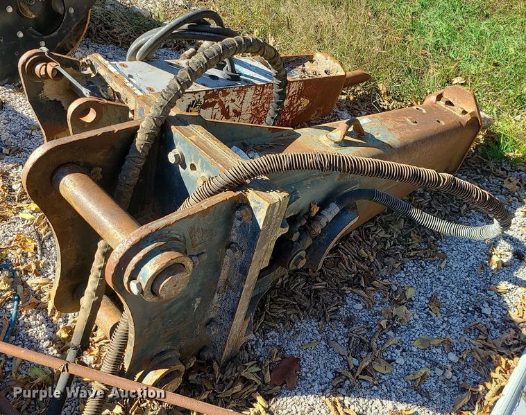 image for item MJ9486 Komatsu JPB 2200V  breaker