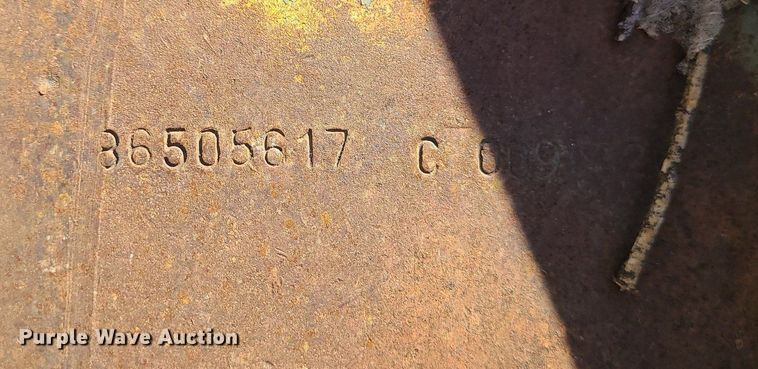 image for item MJ9486 Komatsu JPB 2200V  breaker