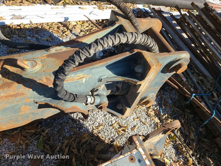 image for item MJ9486 Komatsu JPB 2200V  breaker