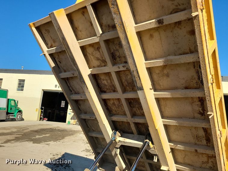 image for item MJ9524 2013 Morooka MSF-800VD  track carrier