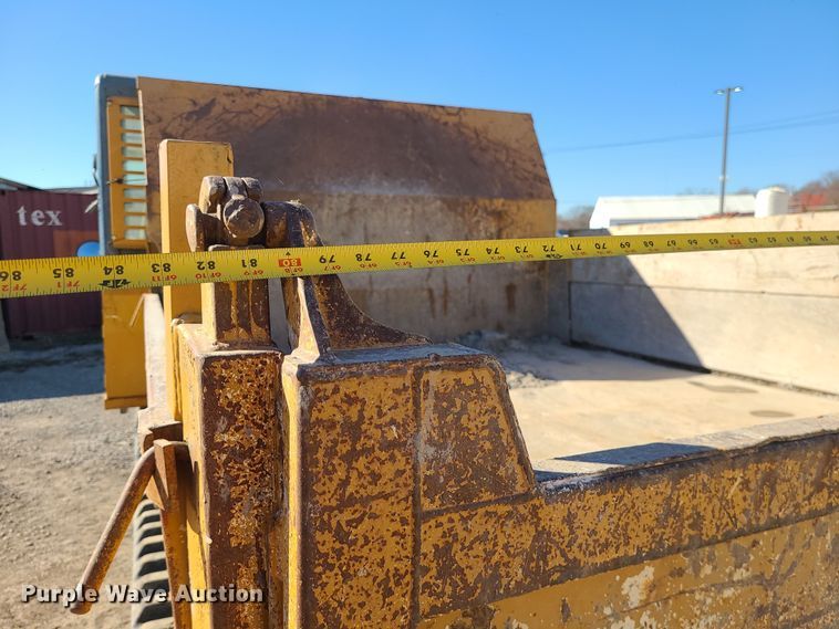 image for item MJ9524 2013 Morooka MSF-800VD  track carrier