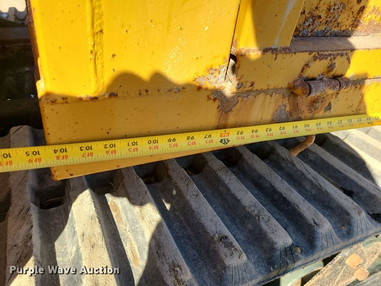 image for item MJ9524 2013 Morooka MSF-800VD  track carrier