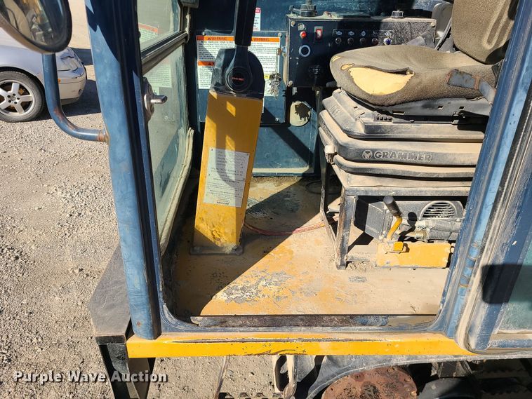 image for item MJ9524 2013 Morooka MSF-800VD  track carrier