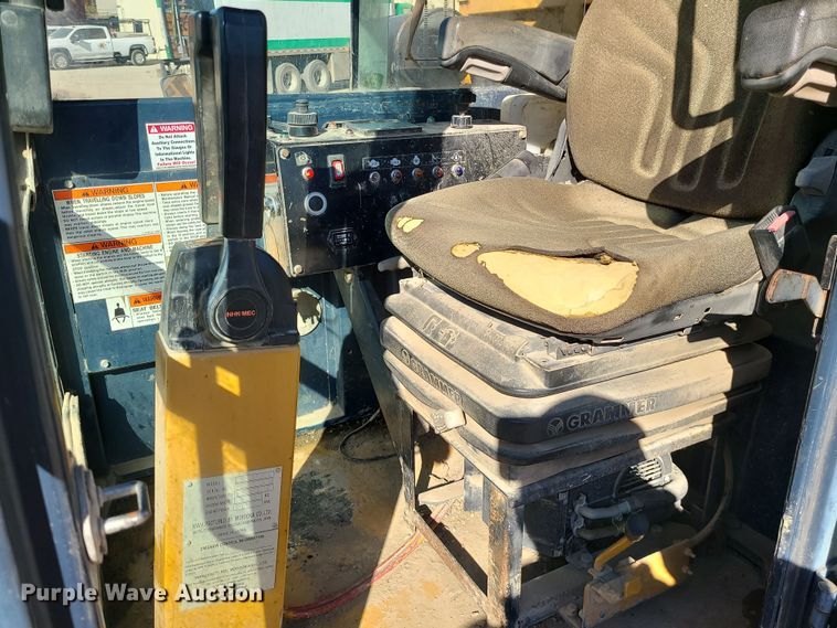 image for item MJ9524 2013 Morooka MSF-800VD  track carrier