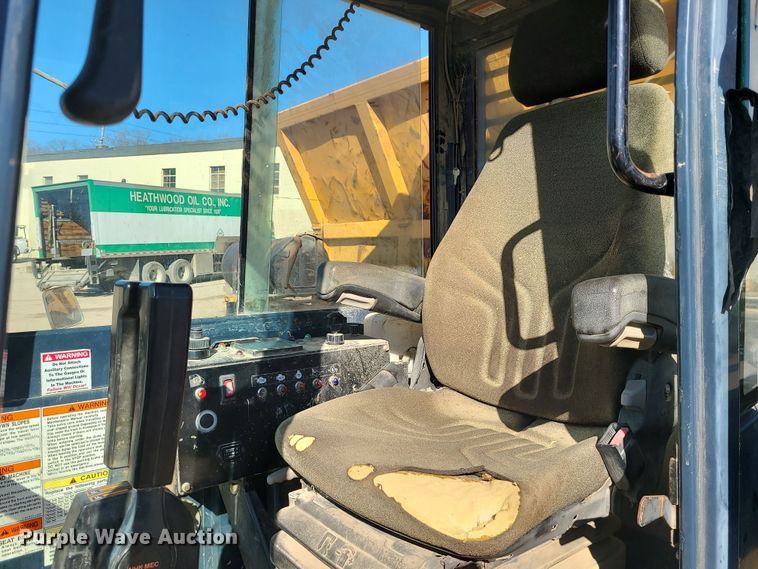 image for item MJ9524 2013 Morooka MSF-800VD  track carrier