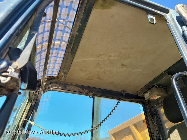 image for item MJ9524 2013 Morooka MSF-800VD  track carrier