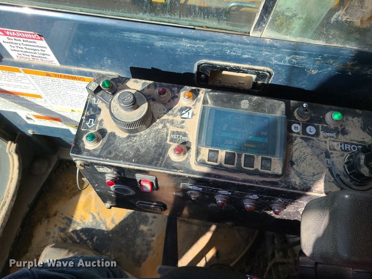 image for item MJ9524 2013 Morooka MSF-800VD  track carrier