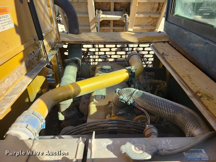 image for item MJ9524 2013 Morooka MSF-800VD  track carrier