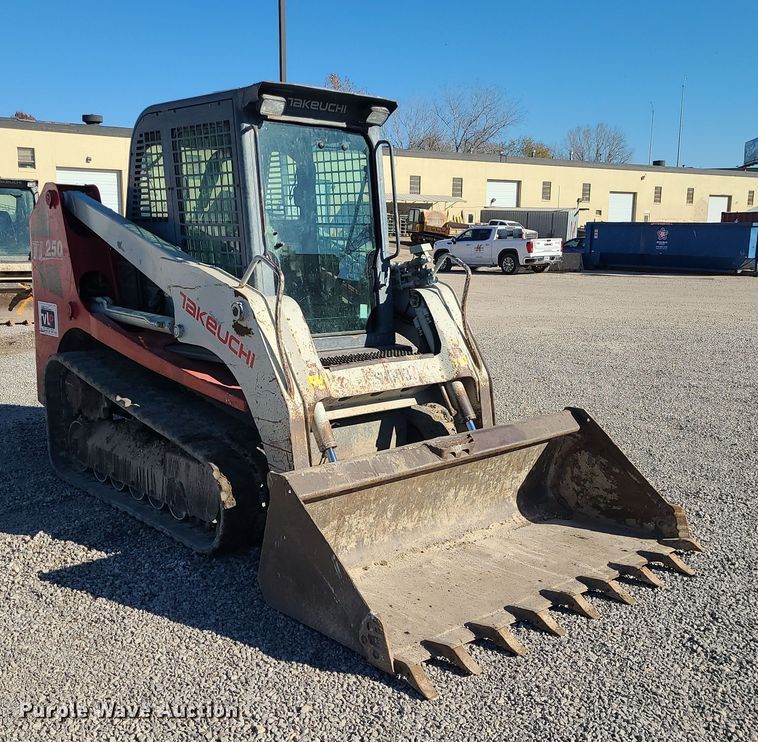 image for item MJ9526 2012 Takeuchi TL250  tracked skid steer loader