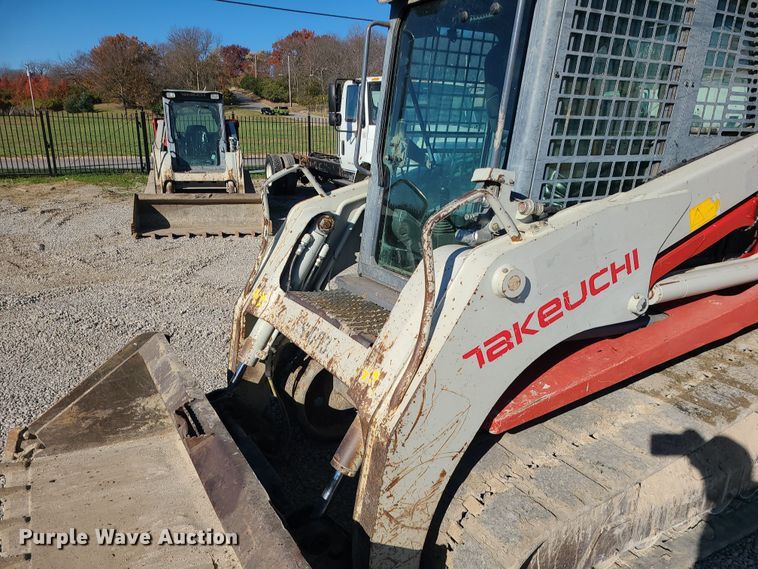 image for item MJ9526 2012 Takeuchi TL250  tracked skid steer loader