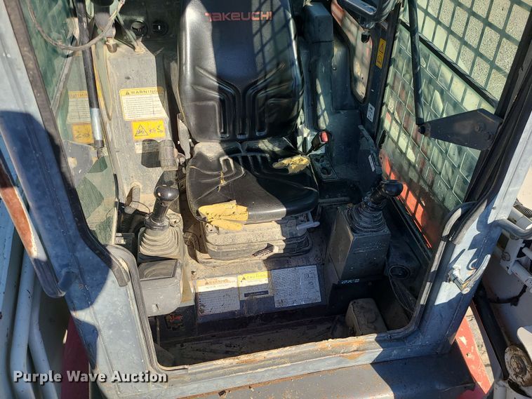 image for item MJ9526 2012 Takeuchi TL250  tracked skid steer loader