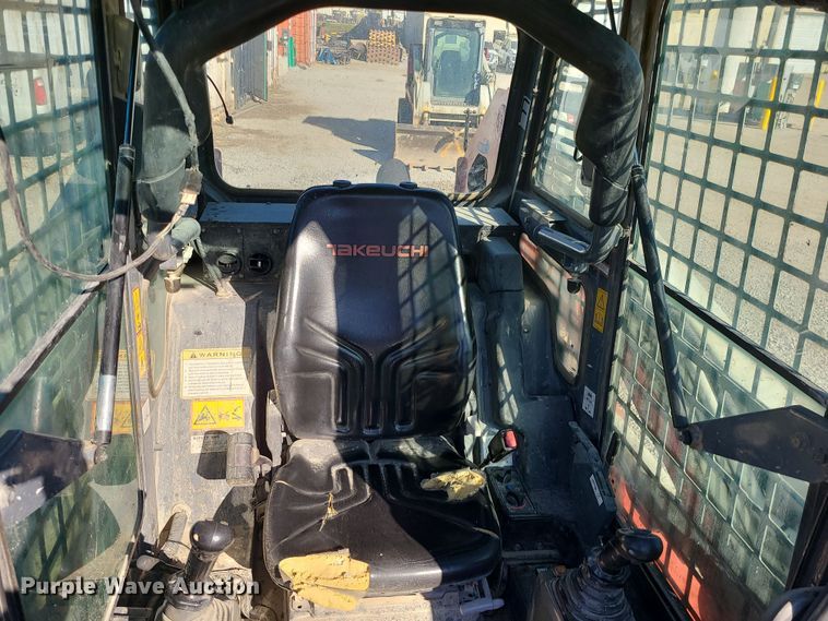 image for item MJ9526 2012 Takeuchi TL250  tracked skid steer loader