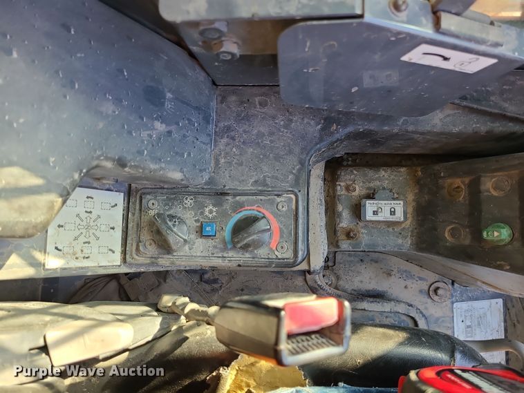 image for item MJ9526 2012 Takeuchi TL250  tracked skid steer loader